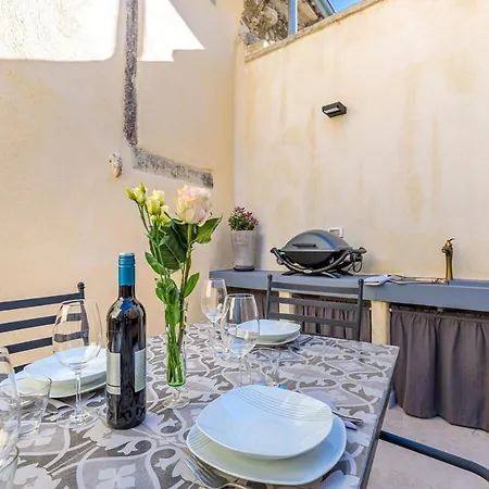 Casa Amelia In Nyaraló Pićan