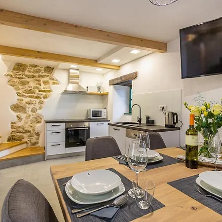 Casa Amelia In Tatil Evi Pićan